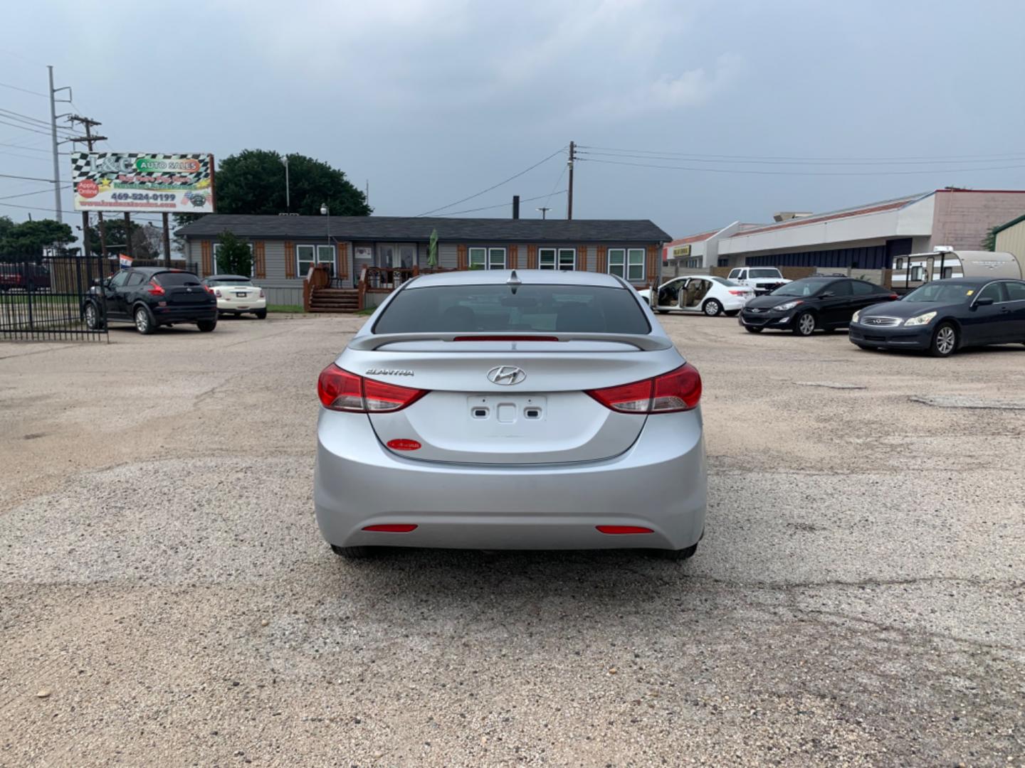 2013 Silver /Black Hyundai Elantra (5NPDH4AE1DH) with an 4 Cylinders E 1.8L MFI DOHC 110 engine, AUTOMATIC transmission, located at 1830 North Belt Line Road, Irving, TX, 75061, (469) 524-0199, 32.834373, -96.993584 - Photo#4